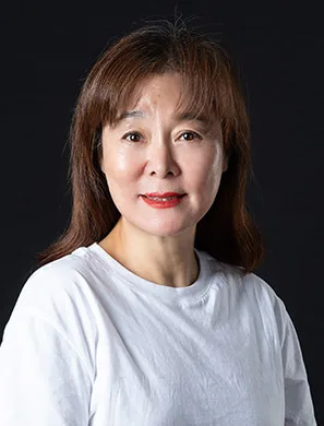 Jung Ma-Rin profile portrait photograph