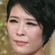 Hwang Suk-jung as Lee Ha-yeon