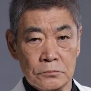 Akira Emoto