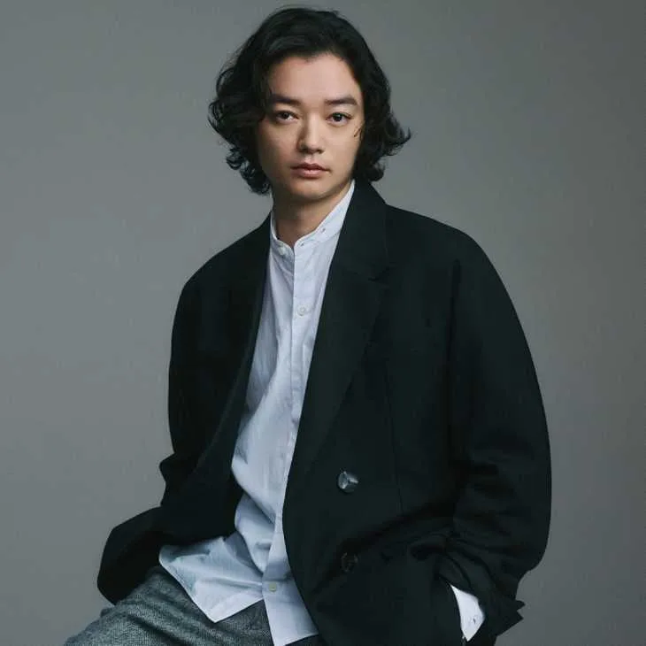 Shota Sometani in 1992 portrait profile