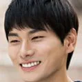 Lee Yi-Kyung as Choi Hoon