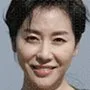 Kim Ye-ryeong as Yoo Jung-hae