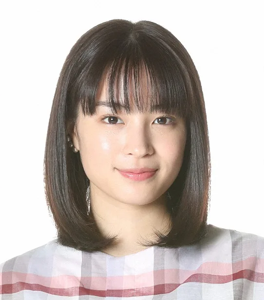 Portrait of Suzu Hirose