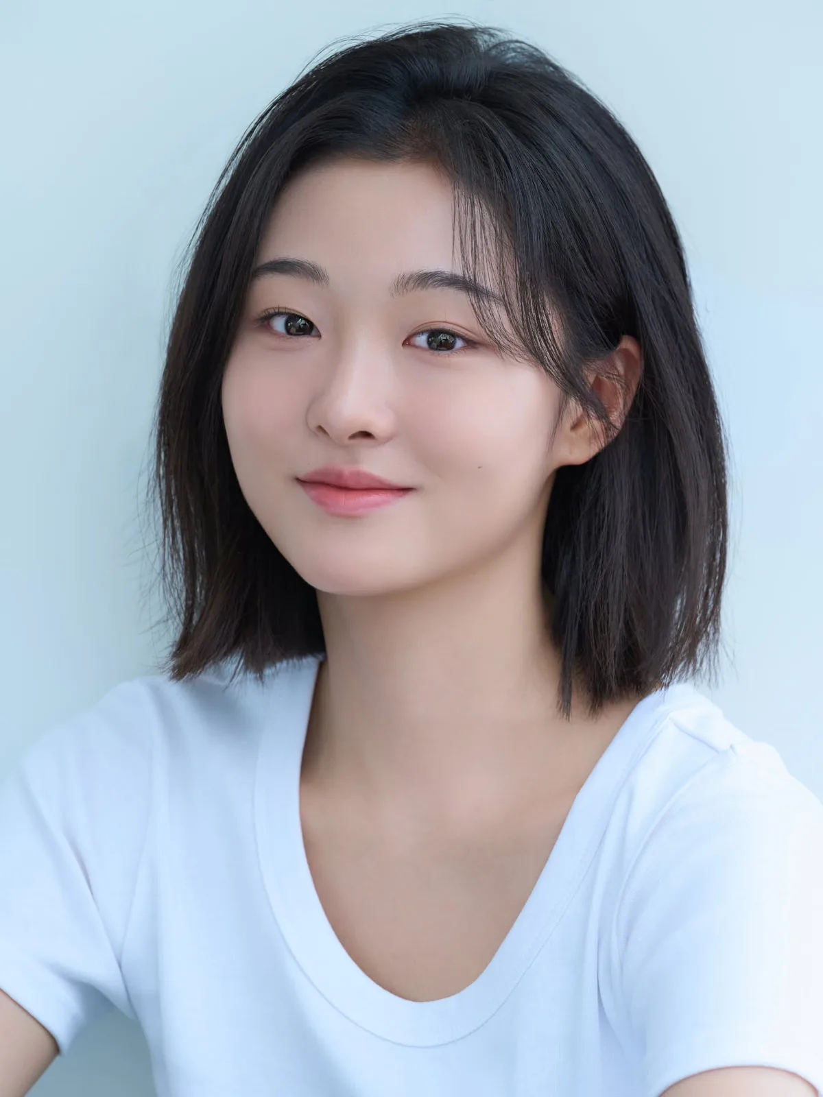 Portrait photograph of Kim Sun-Yool