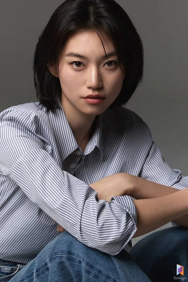 Portrait photograph of Kim Do-yeon