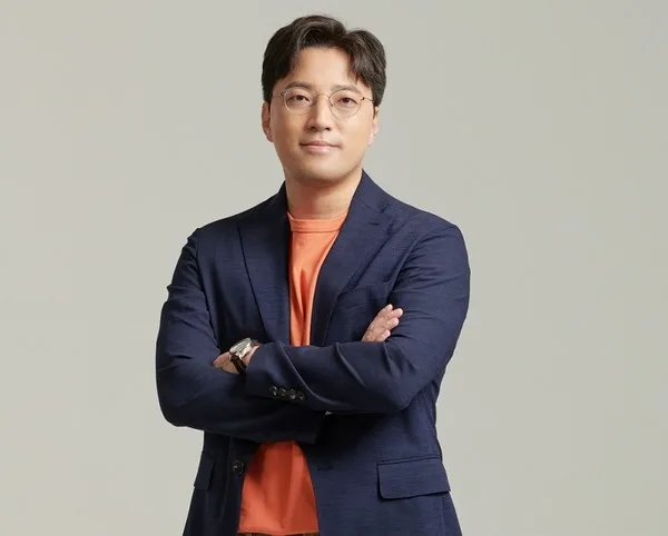Min Jin-Ki profile portrait