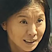 Yoo Dam-yeon as Kim Hak-yong's mother