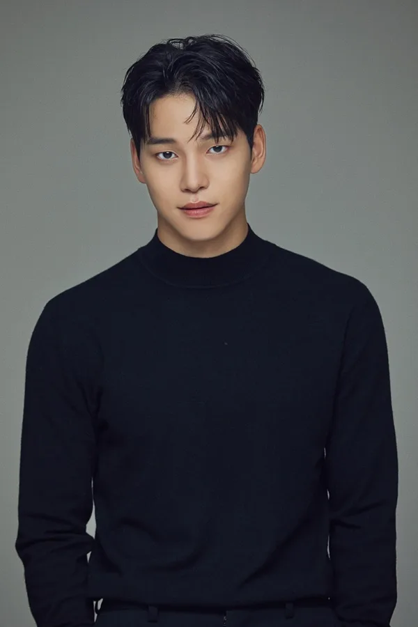 Bae Youn-Kyu promotional photograph