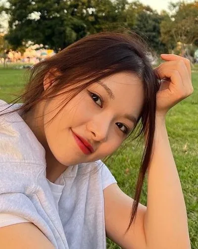 Choi Hyun-Young profile photograph