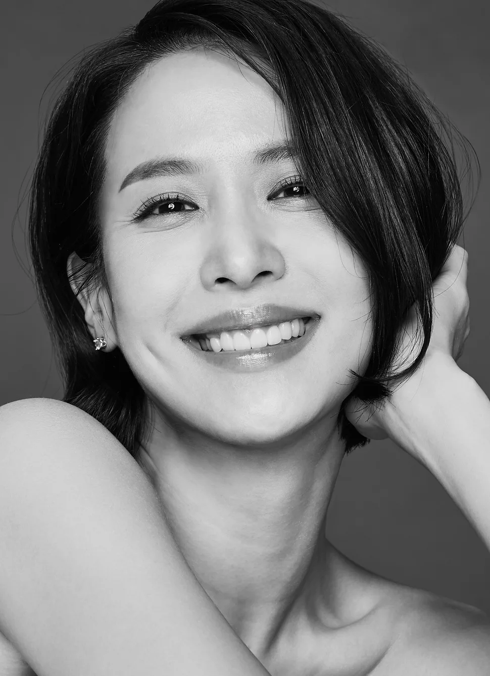 Cho Yeo-Jeong portrait profile photograph