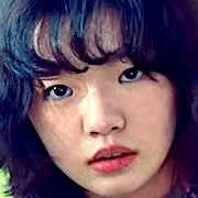 Kim Si-A as the girl