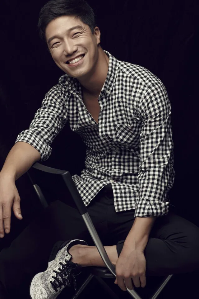 Hong Ki-Joon promotional profile photograph