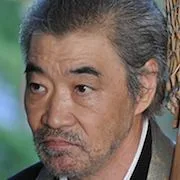 Akira Emoto