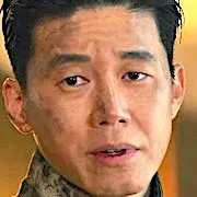 Kim Moo-Yul as Kim Yeong-Hu