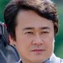 Lee Seung-hyeong as Eo-Jin's father