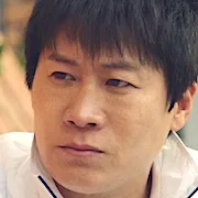 Jin Sun-Kyu as Park Shi-Heon