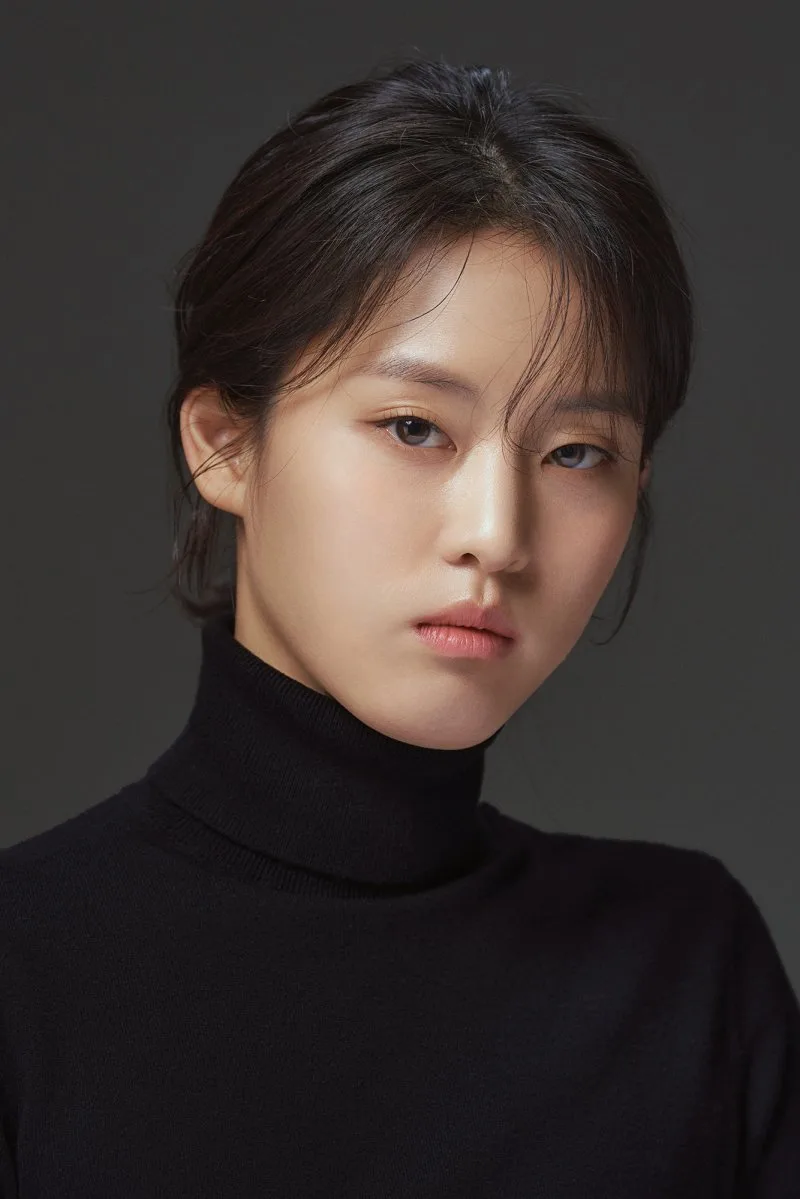 Promotional portrait of South Korean actress Lee Yeon