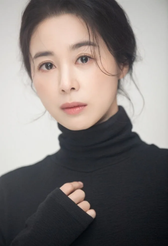 Portrait of South Korean actress Seo Young-Hee