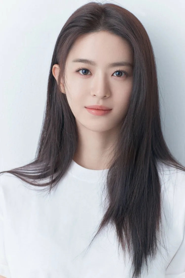 Jeon So-Young portrait photograph