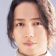 Ikusaburo Yamazaki as Taku Sayama
