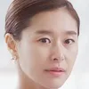 Ye Ji-Won as Yoo-Seul's mother
