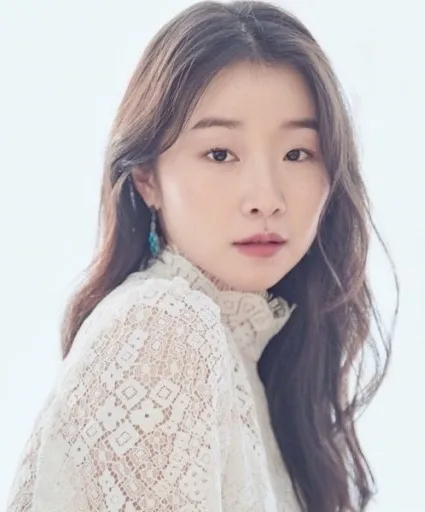 Jung Soo-Ji actress portrait