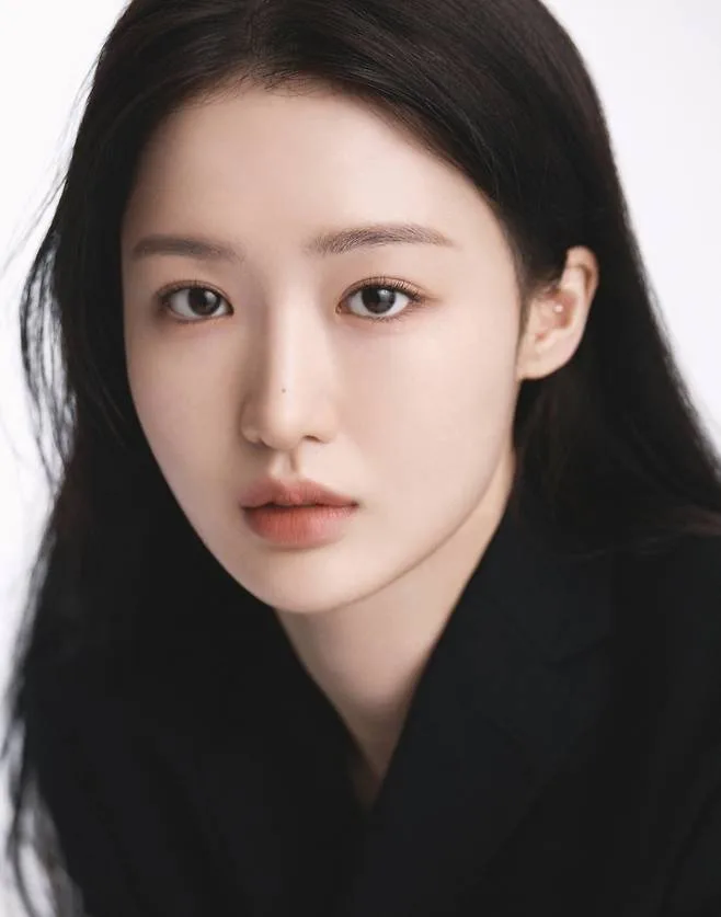 Portrait of Cho Hye-Joo