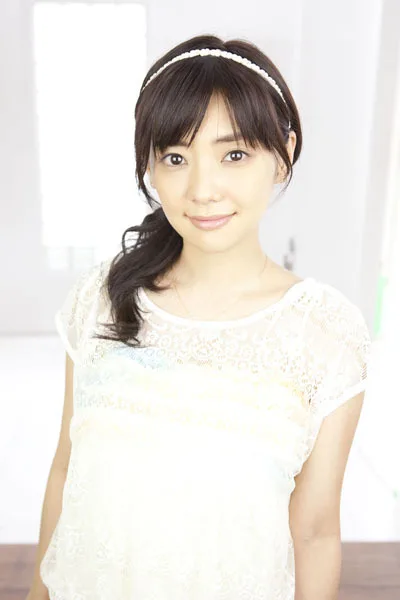 Kana Kurashina portrait photograph