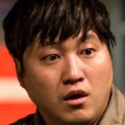 Kim Dae-myung as Kil-sub
