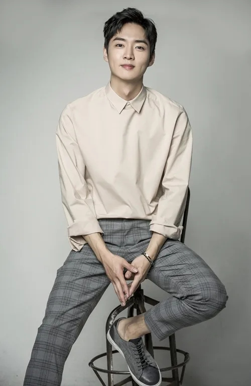 Portrait of South Korean actor Kang Young-Seok