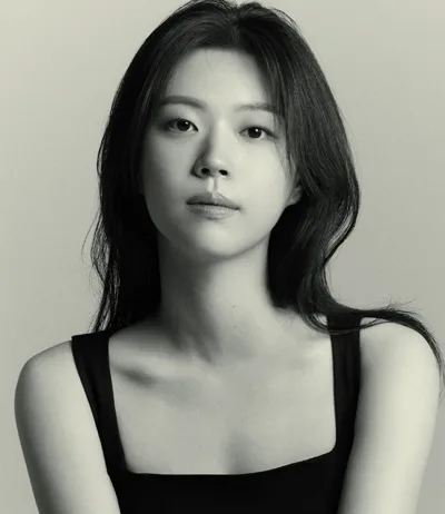 Promotional portrait of South Korean actress Noh I-Jin