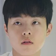 Kim Dong-Hwi as Han Ji-Woo