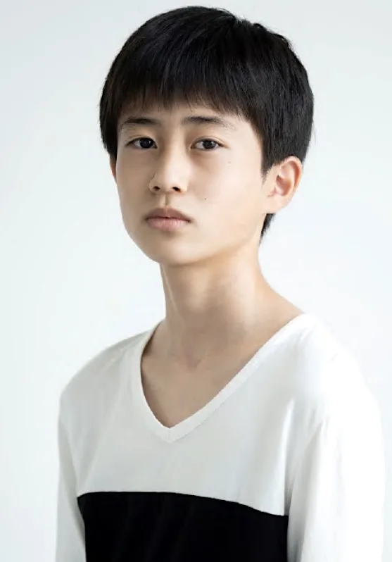 Portrait photograph of Manato Sakamoto