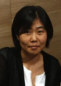 Hong Jung-Eun profile photograph