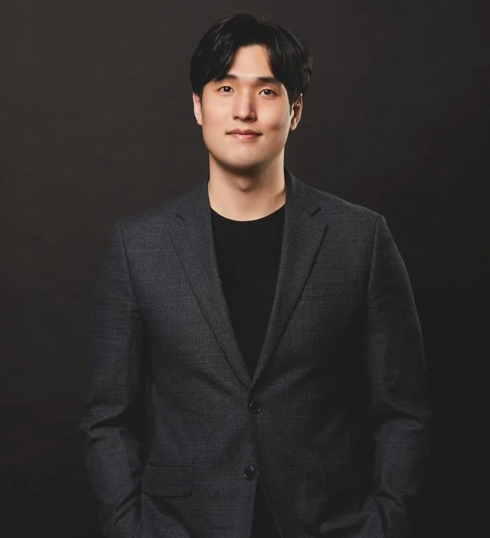 Portrait photograph of Yoo In-Sun