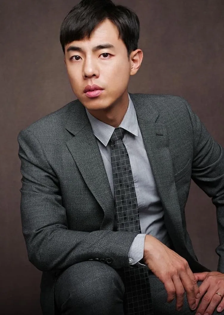 Park Sang-Hwi profile photograph