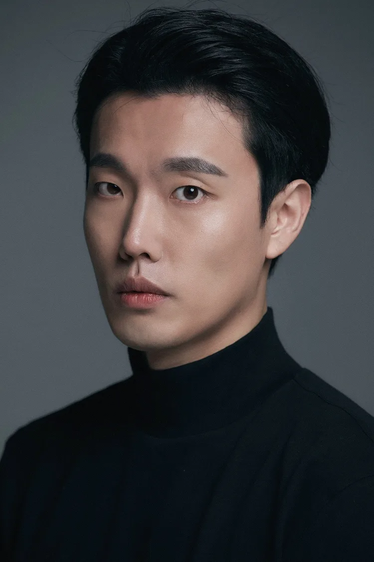 Portrait of South Korean actor Kim Hee-Su