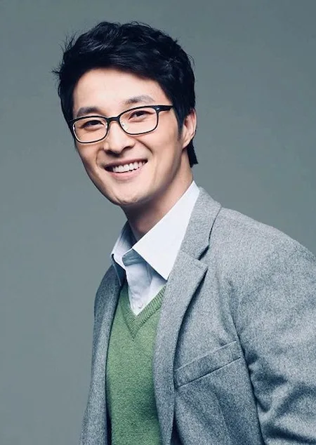 Portrait of South Korean actor Lee Do-Hyung