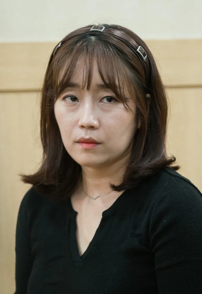 Portrait of actress Hong Ru-Hyun