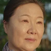 Kim Hae-Sook as Soon-Ok