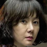 Yum Jung-ah as Sun-hee