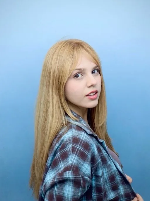 Portrait photograph of Selenay Kull