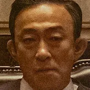 Lee Sung-min as President Park
