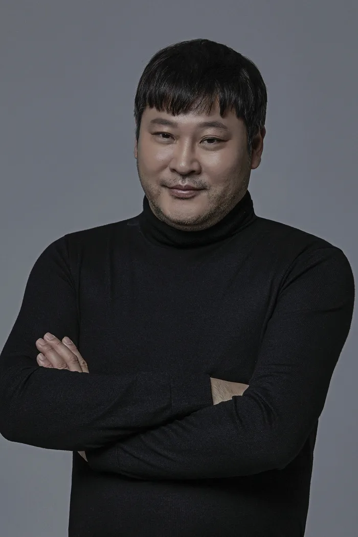 Choi Moo-Sung portrait photograph