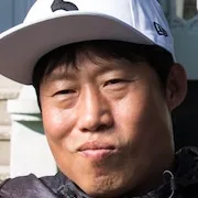 Yu Hae-Jin as Gwi-Bo
