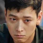 Gang Dong-Won as Chi-Won
