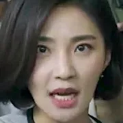 Kim Mi-hye as reporter