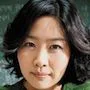 Kim Ji-Young as biology teacher
