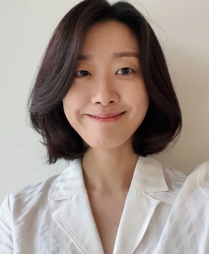 Profile photograph of actress Shin Jeong-Won