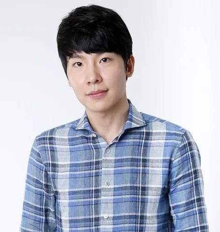 Shin Soo-Ho profile photograph